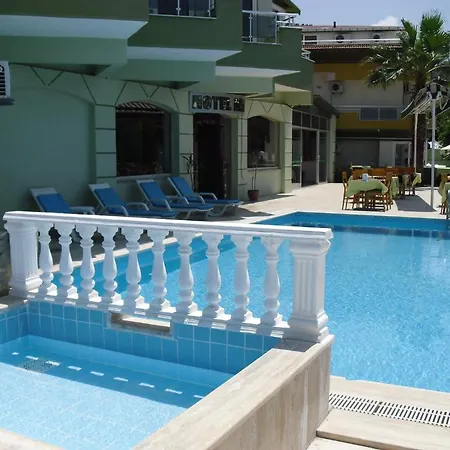 Anerissa מלון מרמריס