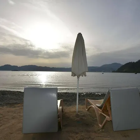 Anerissa 3* מרמריס